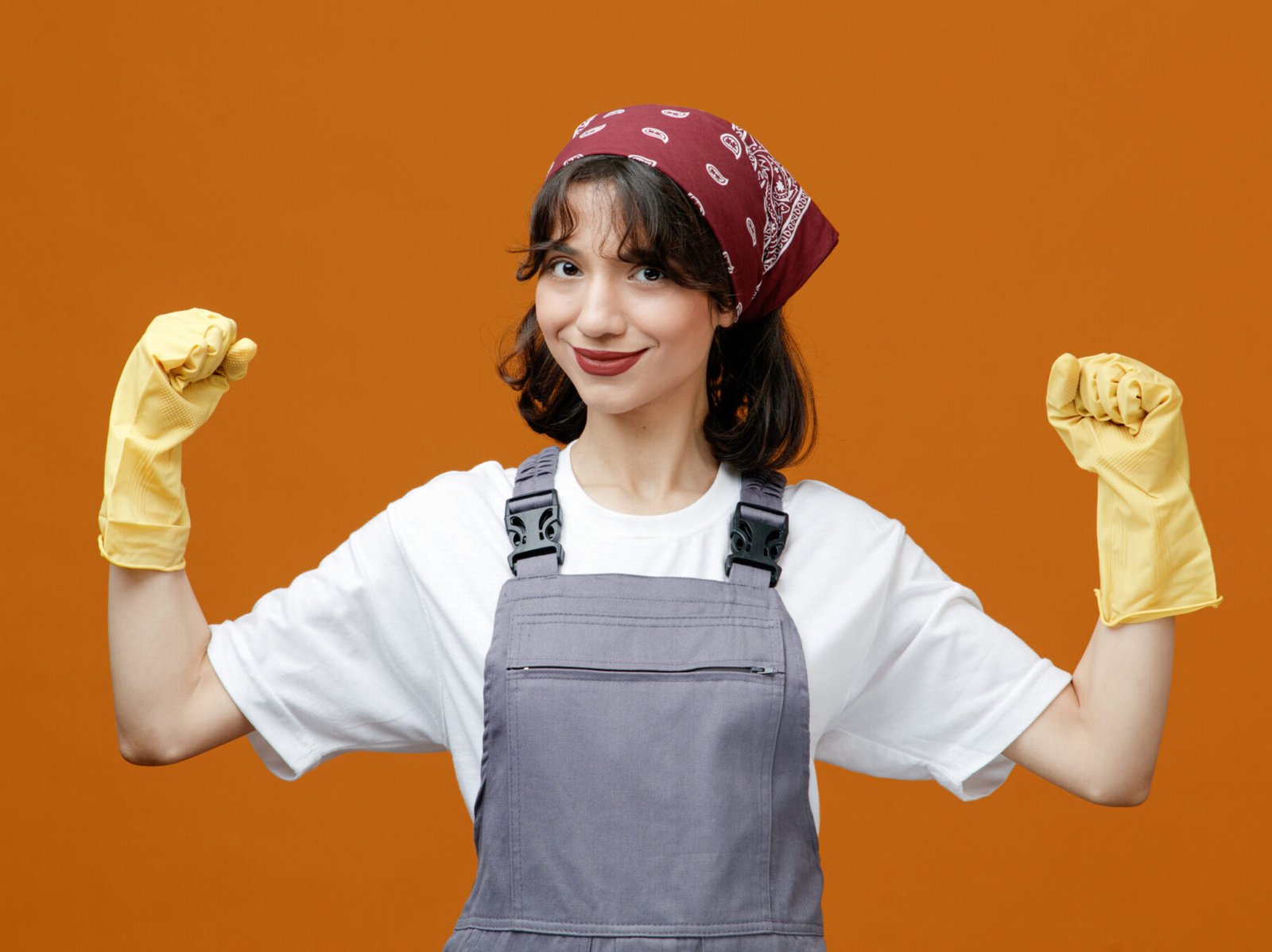 Starke Reinigungskraft zeigt Einsatzbereitschaft – Symbol für das geschulte MD Gebäudereinigung Team für anspruchsvolle Aufgaben in Heinsberg.